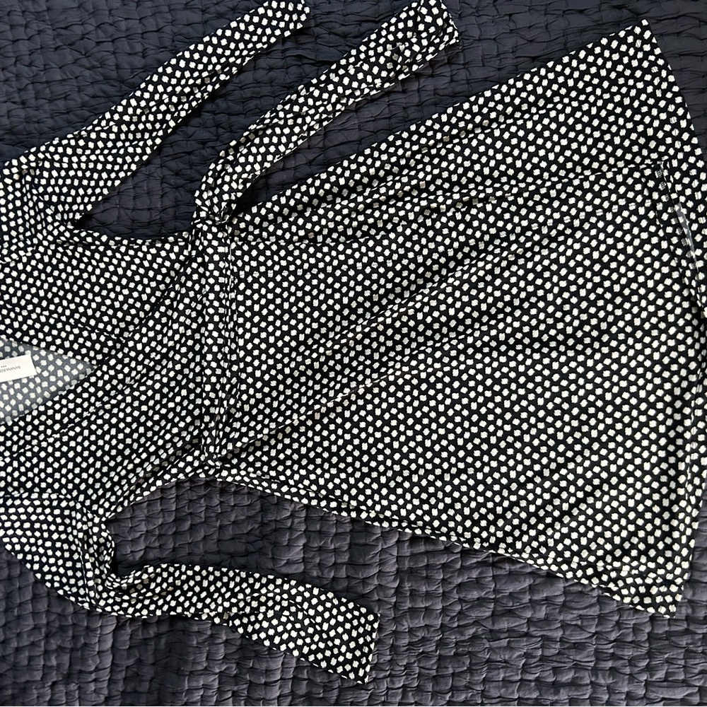 NWT. Banana Republic Knit Wrap Dress - Picture 5 of 5